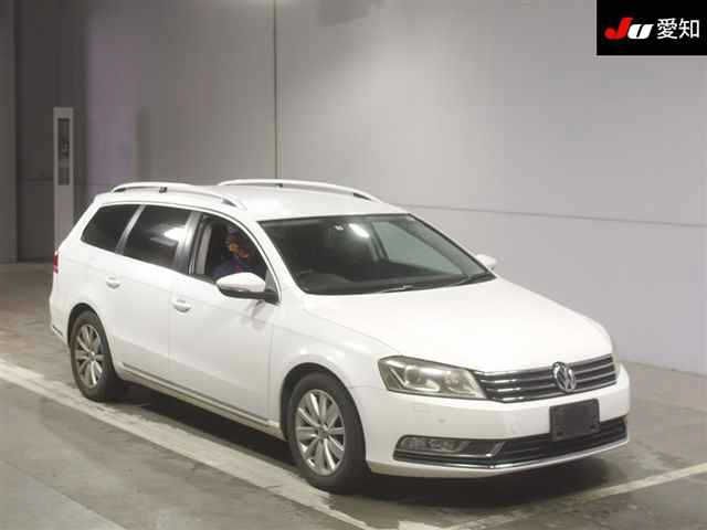 30299 Volkswagen Passat variant 3CCAX 2012 г. (JU Aichi)